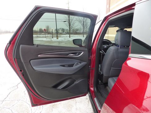 Used 2022 Buick Enclave Essence w/ Sport Touring Edition image 32