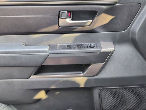 Used 2025 Toyota Sequoia SR5 AWD/4WD image 20