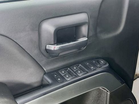 Used 2018 Chevrolet Silverado 1500 LT AWD/4WD image 18