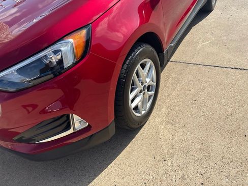 Used 2022 Ford Edge SEL w/ Convenience Package AWD/4WD image 2