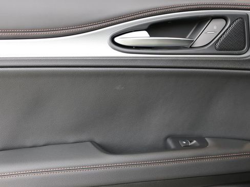 New 2025 Alfa Romeo Stelvio Sprint image 23