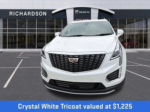 Used 2024 Cadillac XT5 Premium Luxury w/ Technology Package AWD/4WD image 4