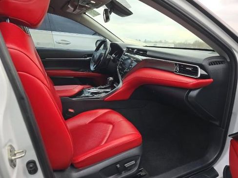 Used 2020 Toyota Camry XSE w/ Carpet Mat Package image 4