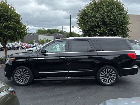 Used 2019 Lincoln Navigator L Reserve w/ Cargo Package AWD/4WD image 4