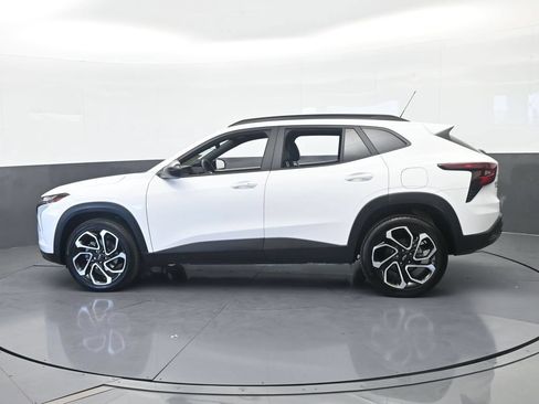 Used 2025 Chevrolet Trax RS FWD image 3
