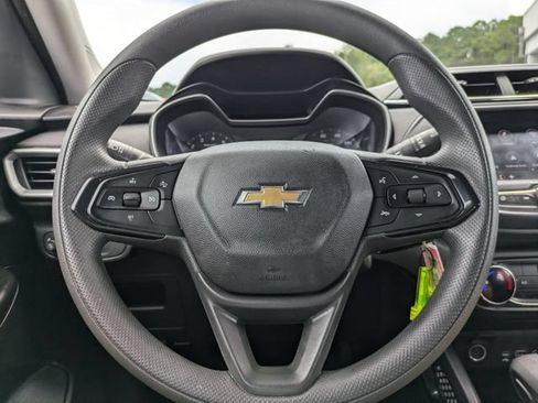 Used 2023 Chevrolet TrailBlazer LS FWD image 26