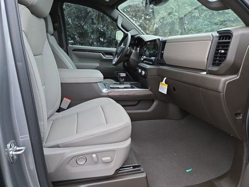 New 2026 GMC Sierra 1500 SLT w/ SLT Convenience Package image 38