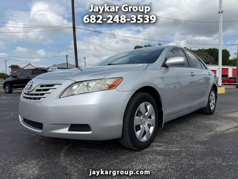 Used 2007 Toyota Camry XLE FWD image 1