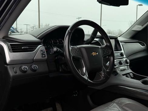 Used 2018 Chevrolet Suburban LT image 13