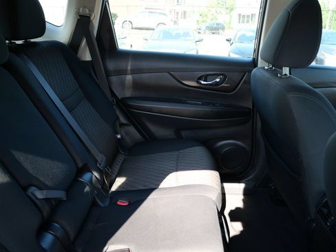 Used 2018 Nissan Rogue S AWD/4WD image 26
