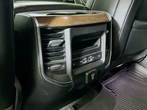 Used 2022 RAM 1500 Laramie AWD/4WD image 26