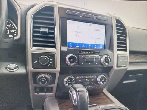 Used 2019 Ford F150 Lariat w/ Equipment Group 502A Luxury image 8