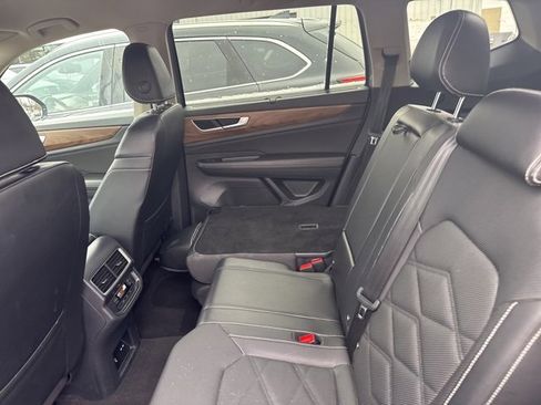 Used 2025 Volkswagen Atlas SE image 7