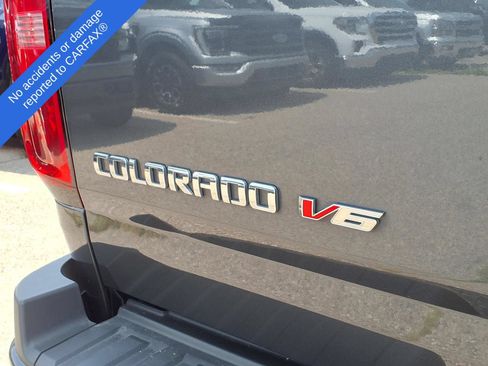 Used 2017 Chevrolet Colorado Z71 AWD/4WD image 10
