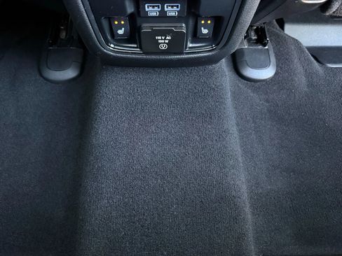 Used 2021 Jeep Grand Cherokee Limited w/ Luxury Group II image 25