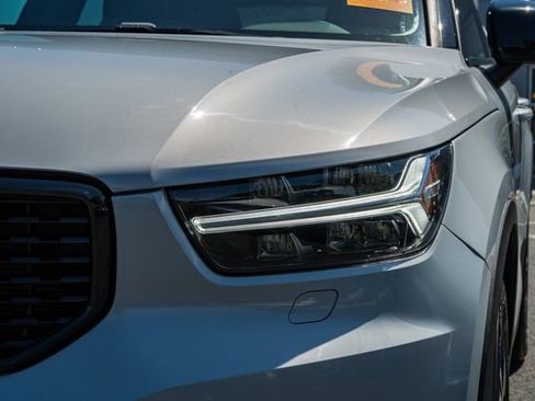 Used 2021 Volvo XC40 T5 R-Design w/ Advanced Package AWD/4WD image 13