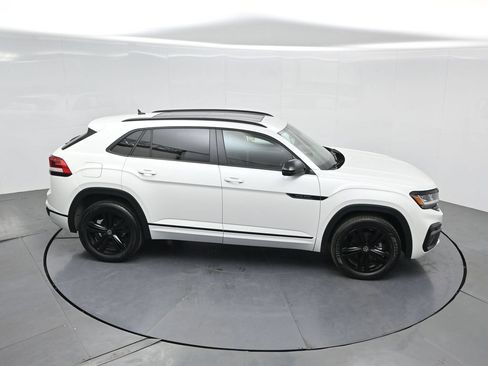 Used 2023 Volkswagen Atlas Cross Sport SEL R-Line AWD/4WD image 45