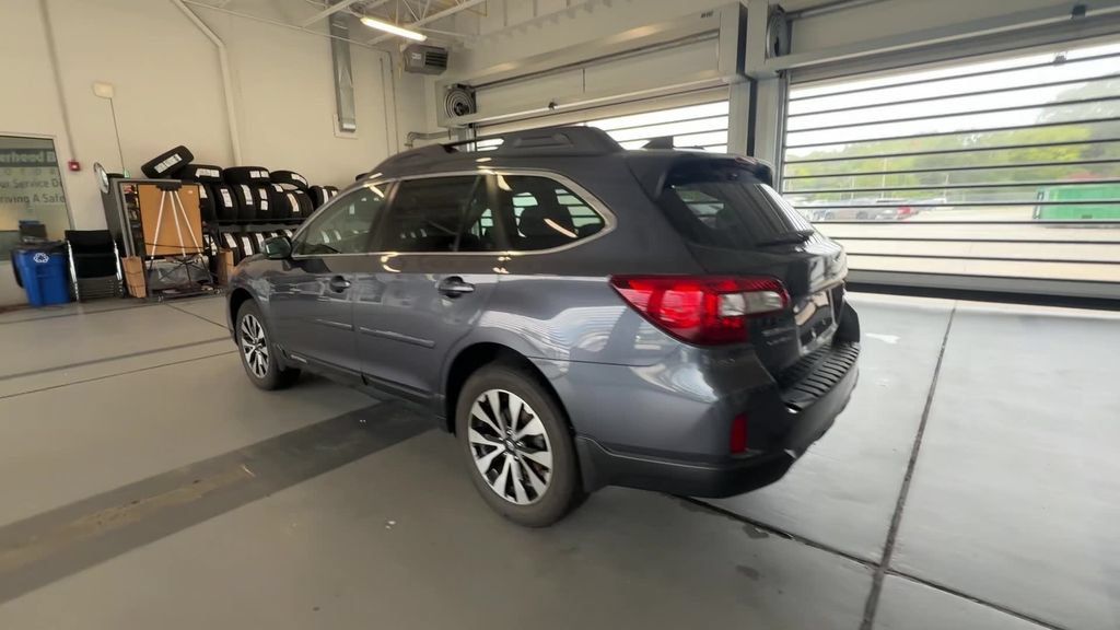 Used 2017 Subaru Outback 2.5i Limited AWD/4WD image 9