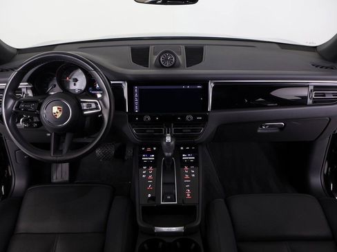 Certified 2023 Porsche Macan S image 9