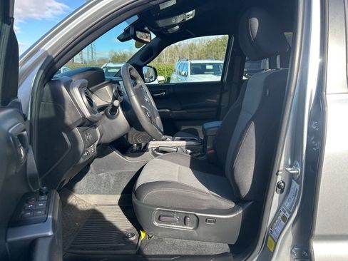 Used 2023 Toyota Tacoma TRD Sport image 14