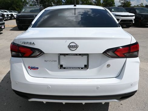 Used 2023 Nissan Versa S FWD image 3