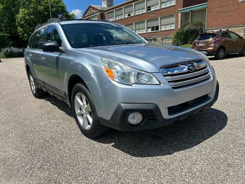 Used 2014 Subaru Outback 2.5i w/ Alloy Wheel Package AWD/4WD image 6