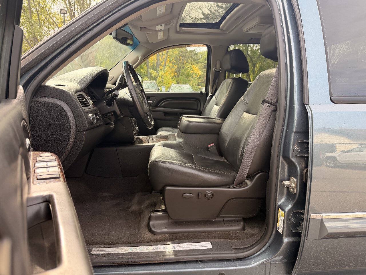 Used 2011 GMC Sierra 1500 Denali AWD/4WD image 9