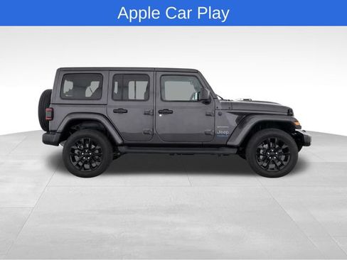 Used 2022 Jeep Wrangler Unlimited Sahara w/ Cold Weather Group AWD/4WD image 8