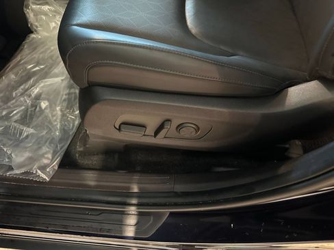 Used 2026 Kia Carnival FWD image 22
