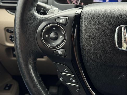 Used 2017 Honda Pilot Elite image 22