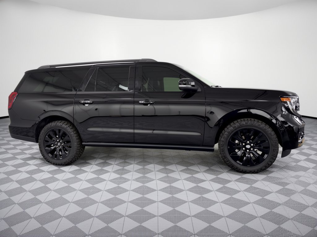 Used 2025 Ford Expedition Max Platinum w/ Stealth Appearance Package AWD/4WD image 8