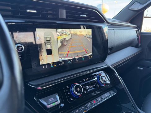 Used 2023 GMC Sierra 1500 AT4 w/ AT4 Preferred Package image 23