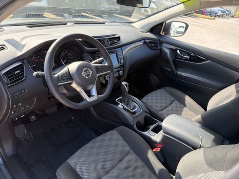 Used 2022 Nissan Rogue Sport SV FWD image 14