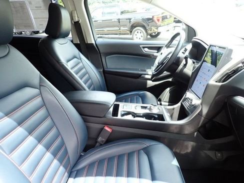 Certified 2023 Ford Edge SEL w/ Sport Appearance Package AWD/4WD image 10