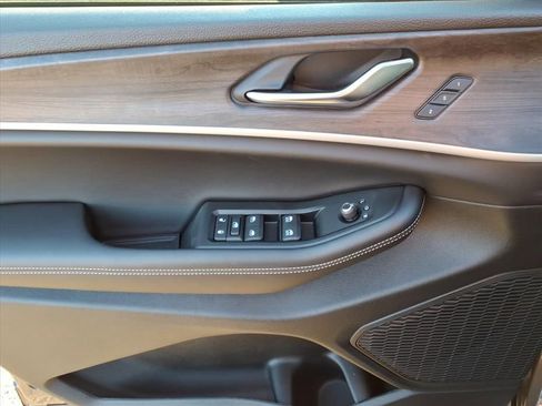 New 2025 Jeep Grand Cherokee Limited image 17