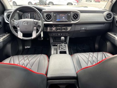 Used 2018 Toyota Tacoma SR5 image 14