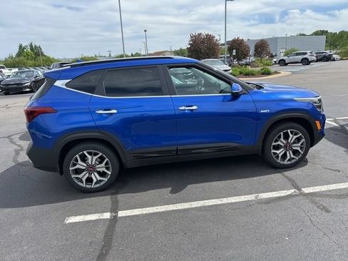 Used 2021 Kia Seltos SX w/ SX Sunroof Package AWD/4WD image 3