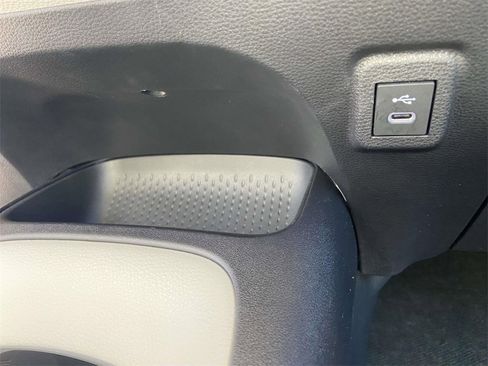 Used 2025 Toyota Corolla LE image 24