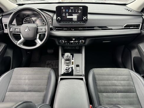 Used 2024 Mitsubishi Outlander SE image 22