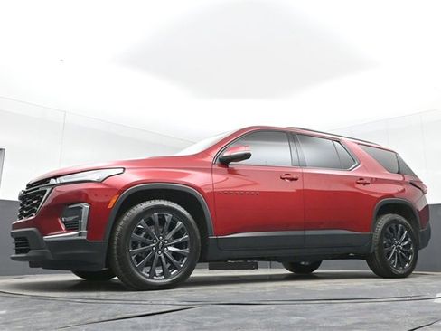 Used 2023 Chevrolet Traverse RS w/ LPO, Floor Liner Package image 39