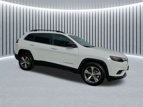 Used 2022 Jeep Cherokee Limited image 3