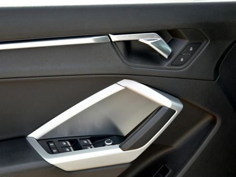 Used 2020 Audi Q3 2.0T Premium image 8