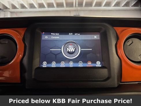 Used 2022 Jeep Gladiator Sport w/ Trailer Tow Package image 19