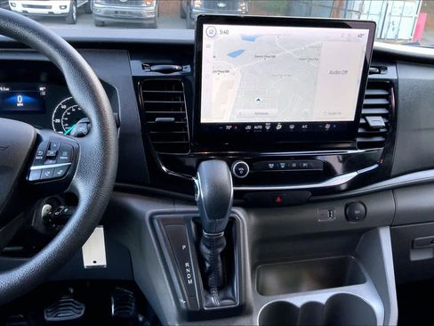 Used 2023 Ford Transit 350 XLT image 7