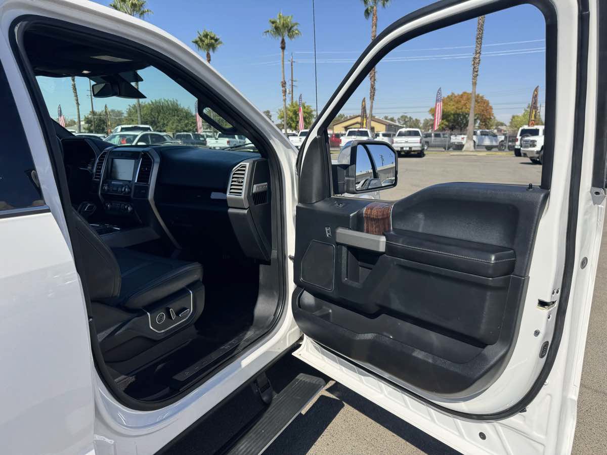 Used 2015 Ford F150 Platinum w/ Equipment Group 701A Luxury AWD/4WD image 17