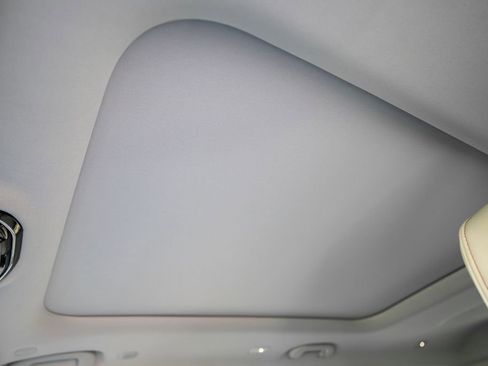 Used 2022 Jeep Grand Cherokee L Overland w/ Luxury Tech Group IV image 24