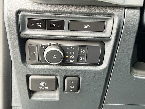 Used 2022 Ford F150 Lariat AWD/4WD image 10