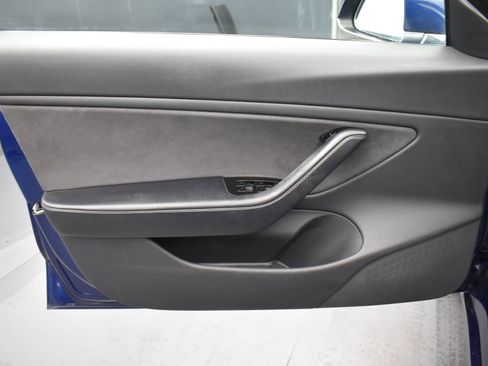 Used 2018 Tesla Model 3 Long Range image 9