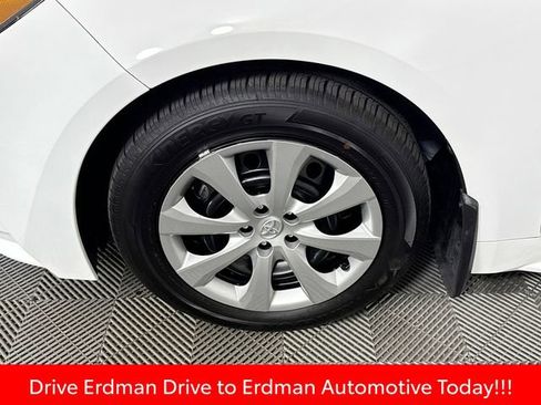 Used 2025 Toyota Corolla LE image 4