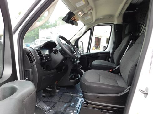 Used 2025 RAM ProMaster 2500 w/ U-Haul Equipment Group FWD image 12